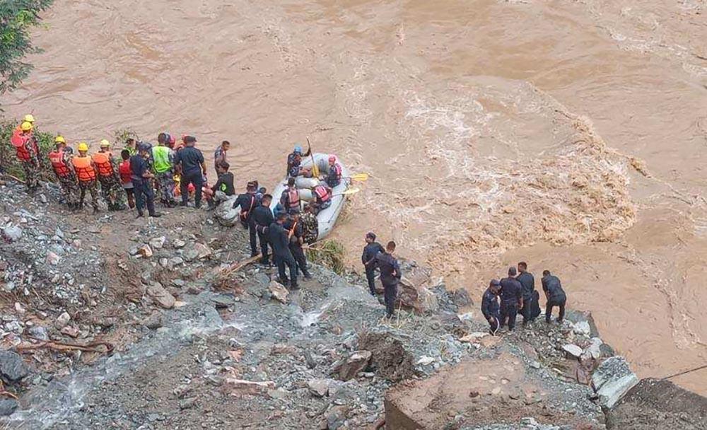 सिमलताल दुर्घटना :  एक वर्ष पुग्दा पनिअझै भेटिएनन् ३९ यात्रु