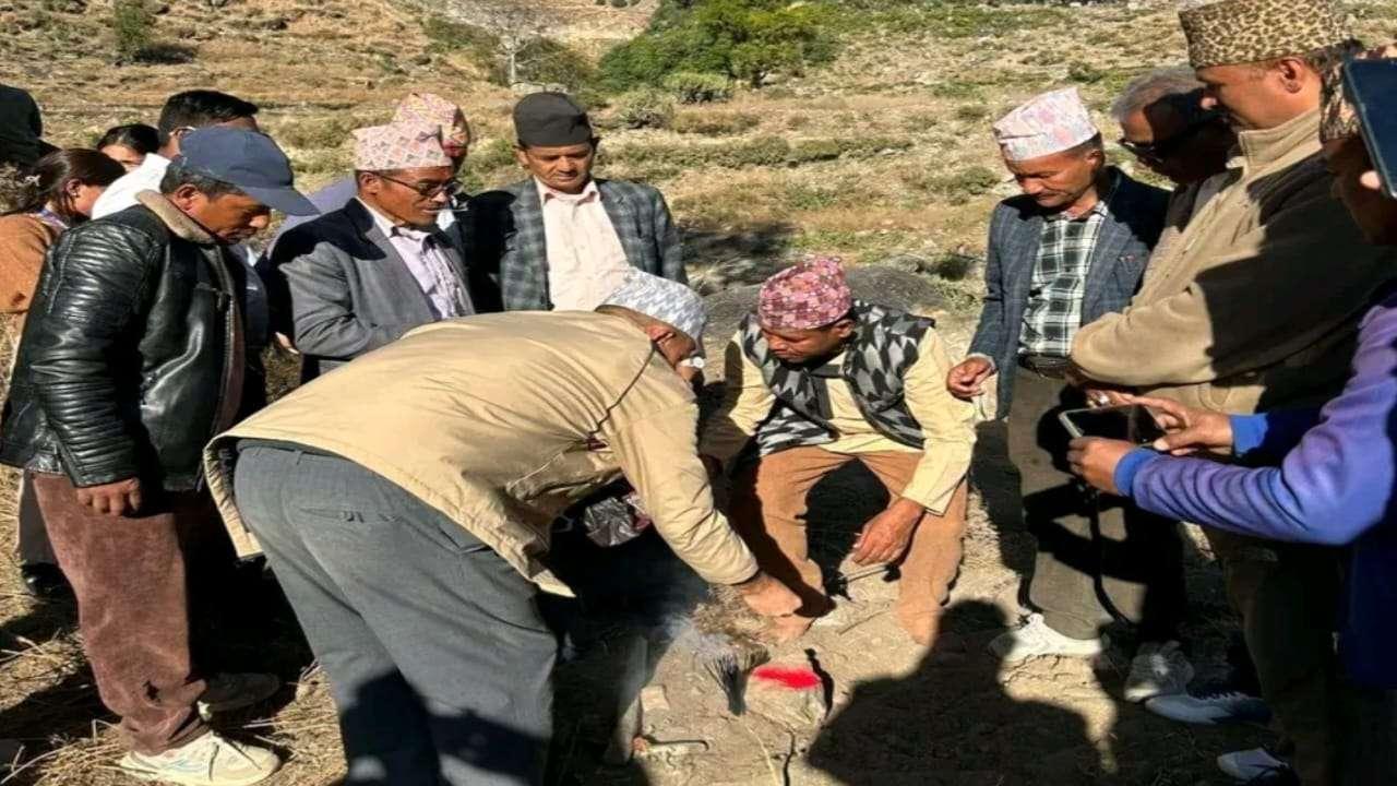 दानासाँघु खोलामा तिन दिनको फरकमा दुई पुलको शिलान्यास