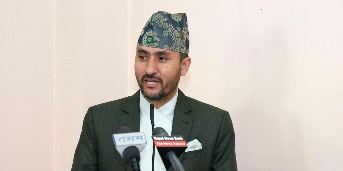 राजनीतिले एनआरएनएको गरिमा खस्कियो-सञ्चारमन्त्री खरेल