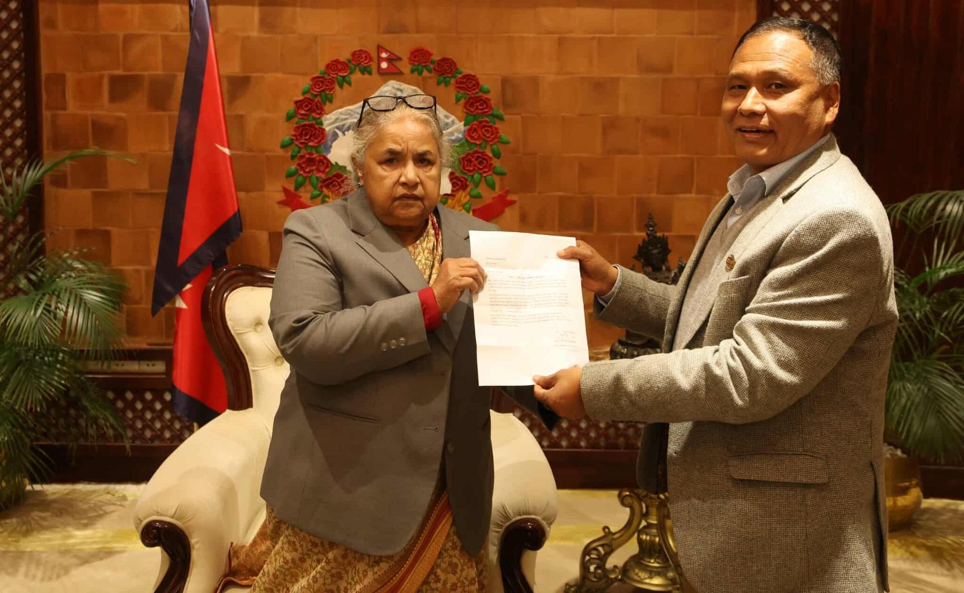 चौतर्फी आलोचना भएपछि कुलमान घिसिङले आजै  दिए मन्त्री पदबाट राजीनामा