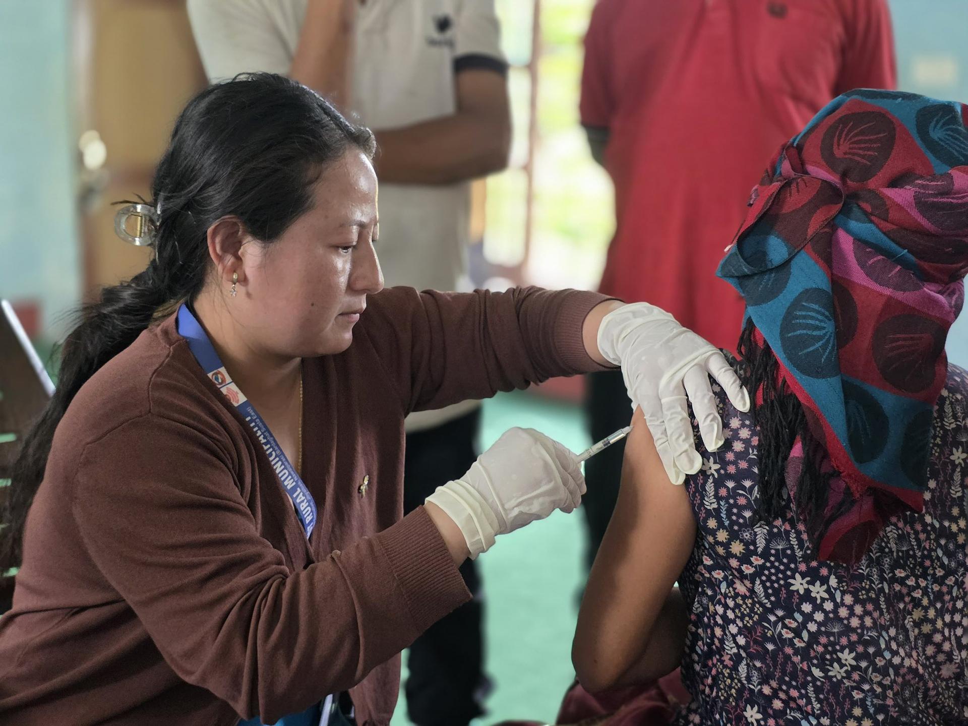 नवलपरासीपूर्वमा‘जापनिज इन्सेफ्लाइटिस’ सङ्क्रमणदर उच्च :  ३५ वर्षमाथिलाई खोप लगाईँदै