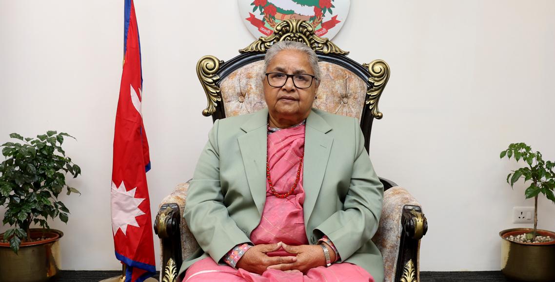 निर्वाचनको पूर्वसन्ध्यामा प्रधानमन्त्रीको सम्बोधन-'अरू काम छाडेरै भए पनि मतदान गर्न जानुस्'