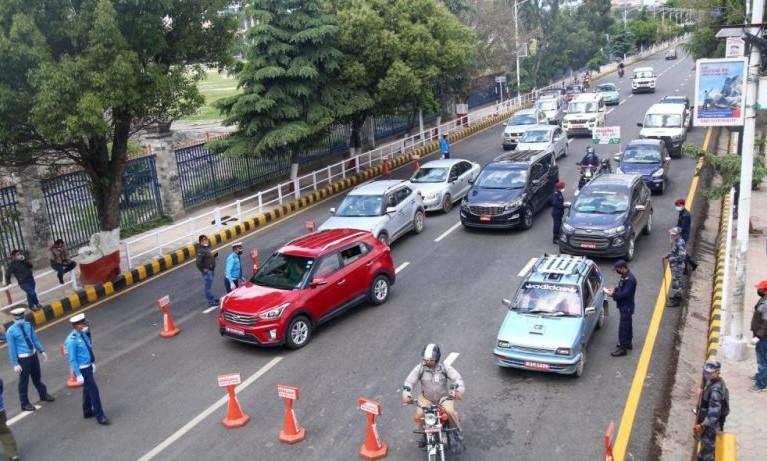 काठमाडौँ उपत्यकामा नियम उल्लङ्घन गरी सवारी चलाउनेविरुद्ध कडा निगरानी